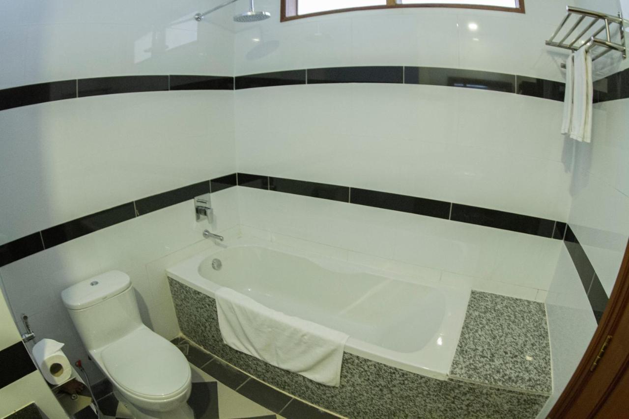 Kampong Thom Palace Hotel Luaran gambar